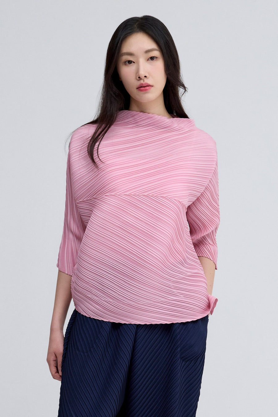 [SWOOP] Pleatsme Unbalanced Oblique Folding T-Shirt_SWPLLWUOBK