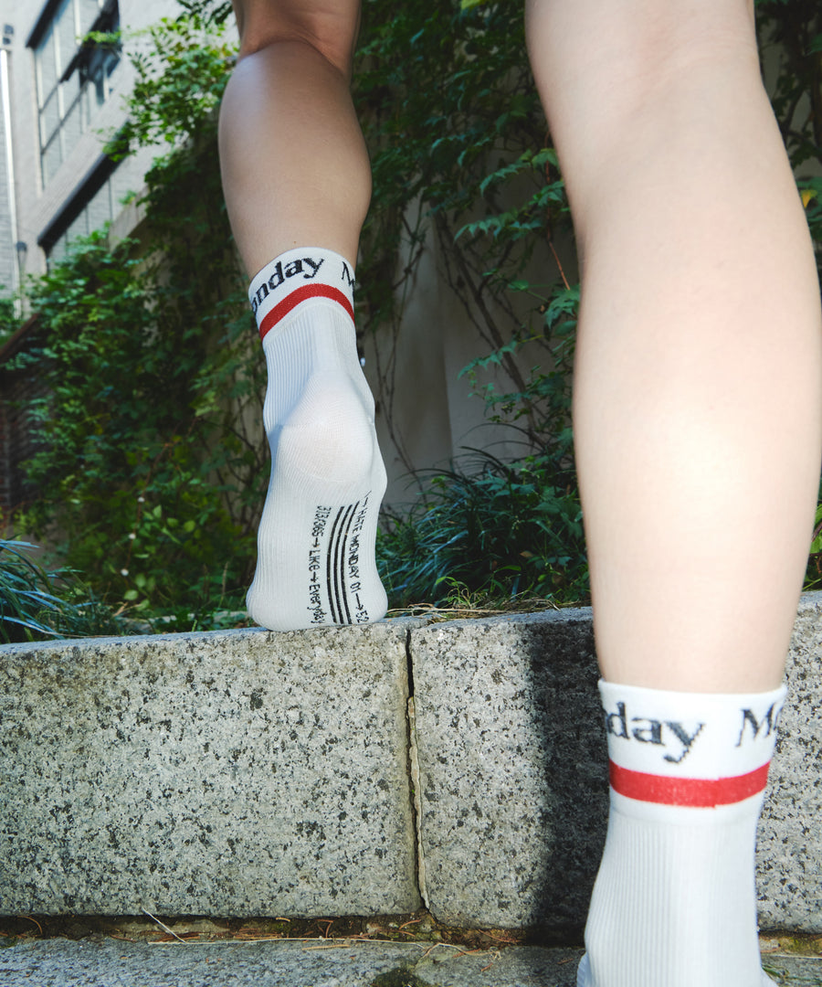 [SWOOP] I HATE MONDAY Sports Red Point Socks_SWIMSCSPMX