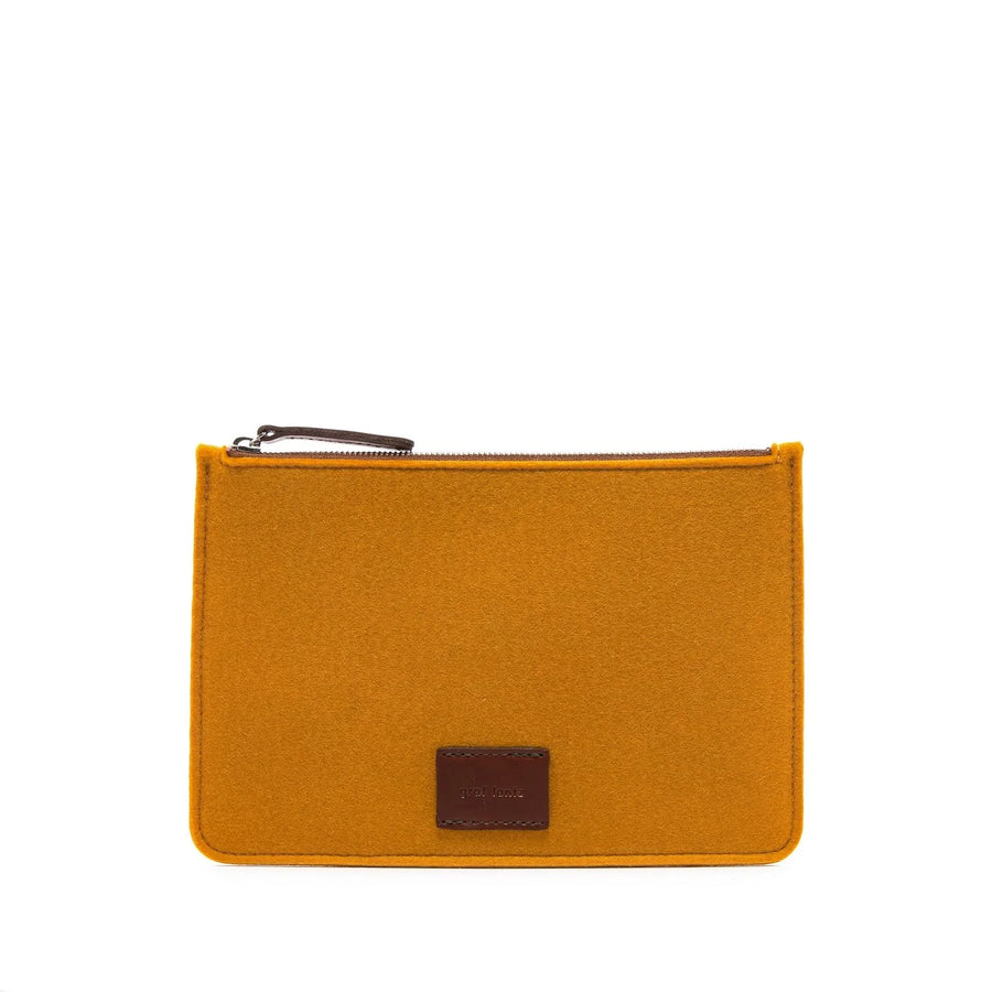 Flat Pouch Large - Turmeric Felt, Sienna Leather - TheHans