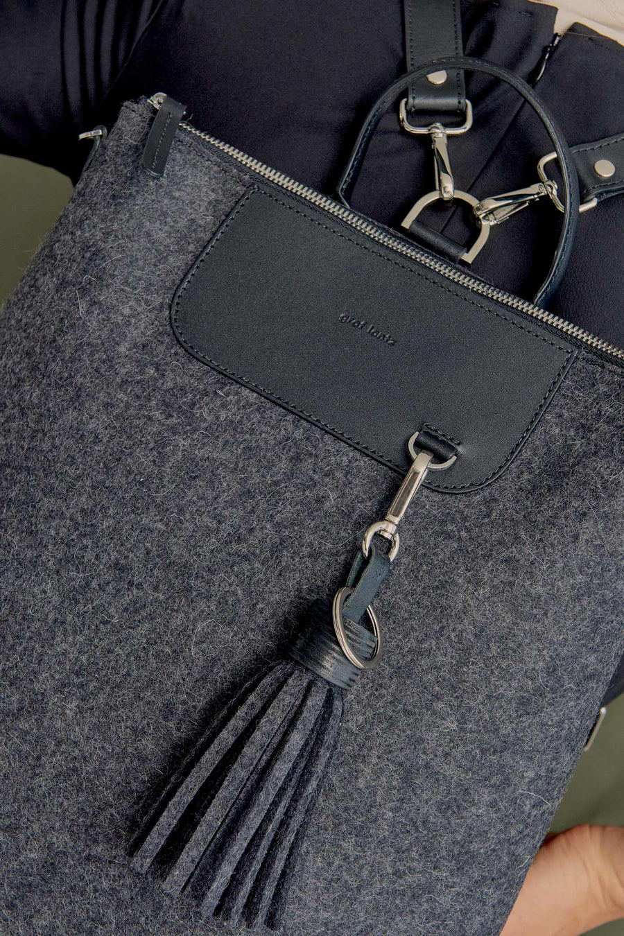 Felt Tassel - Charcoal Felt, Black Leather - TheHans