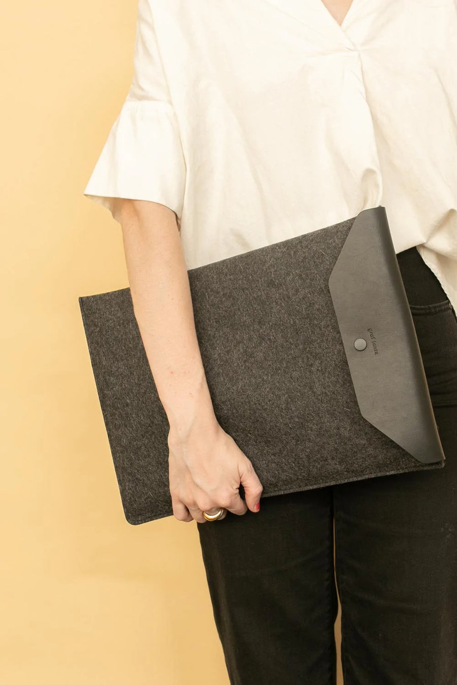 Laptop Sleeve 13" - Charcoal Felt, Black Leather - TheHans